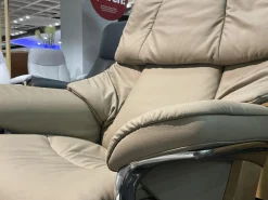 Stressless Relaxsessel|Sessel Reno M Leder Paloma 094 Mushroom 45 Braun Gestell Cross Metall Chrom Mit Hocker