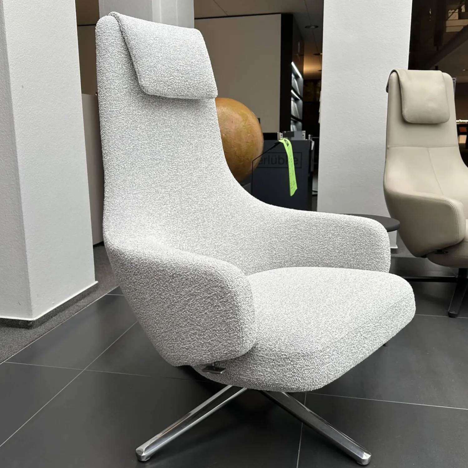 Vitra Relaxsessel|Sessel Repos 210 746 00 Stoff Nubia F100 Creme Sierragrau Grau Gestell Poliert