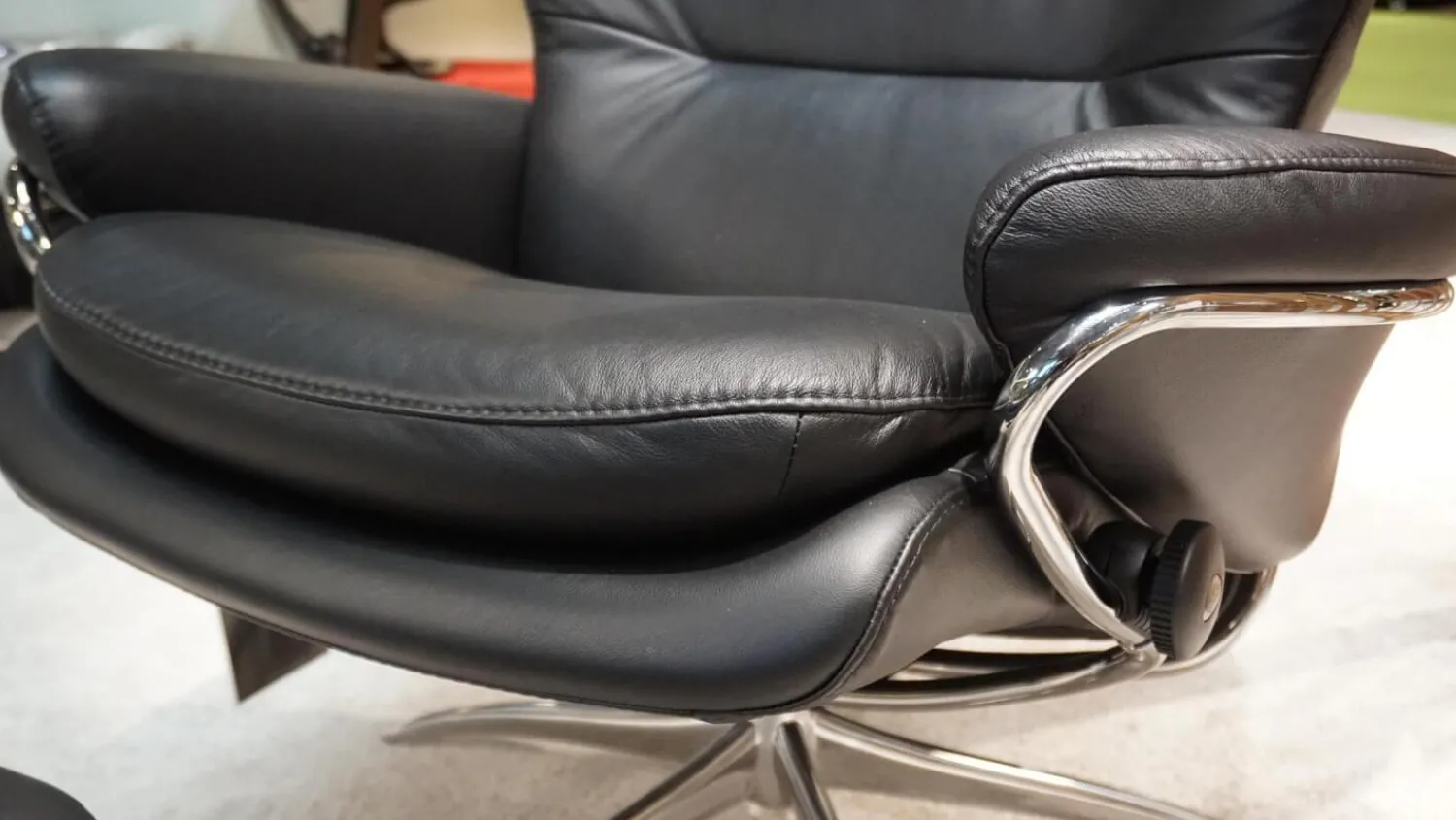 Stressless Relaxsessel|Sessel Rome M Black Leder Gestell Star Alumunium Inklusive Hocker