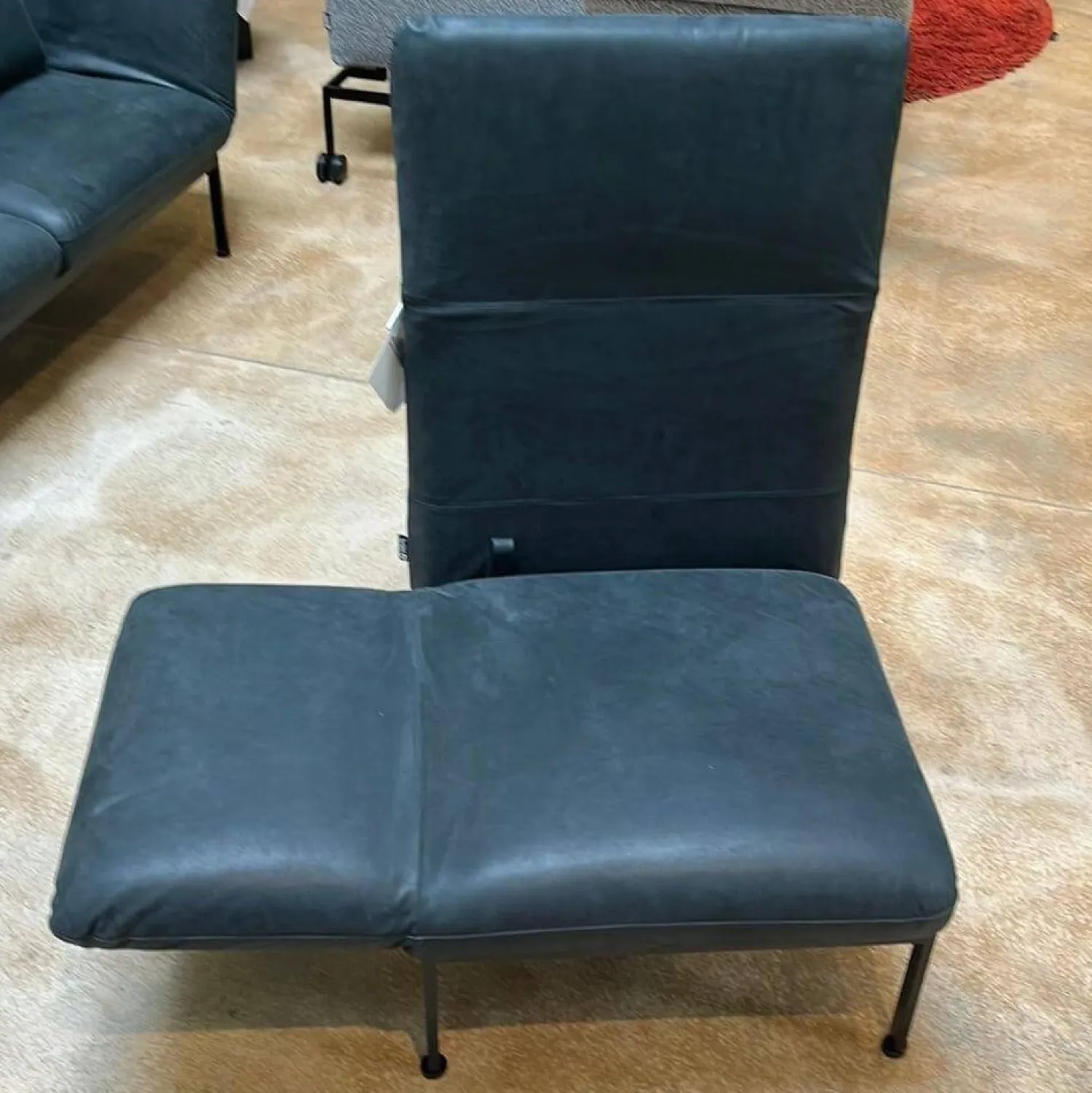 Brühl Loungesessel|Sessel Roro Small Leder Glove Schwarz Gestell Schwarz Pulverbeschichtet Mit Rollen Schwarz