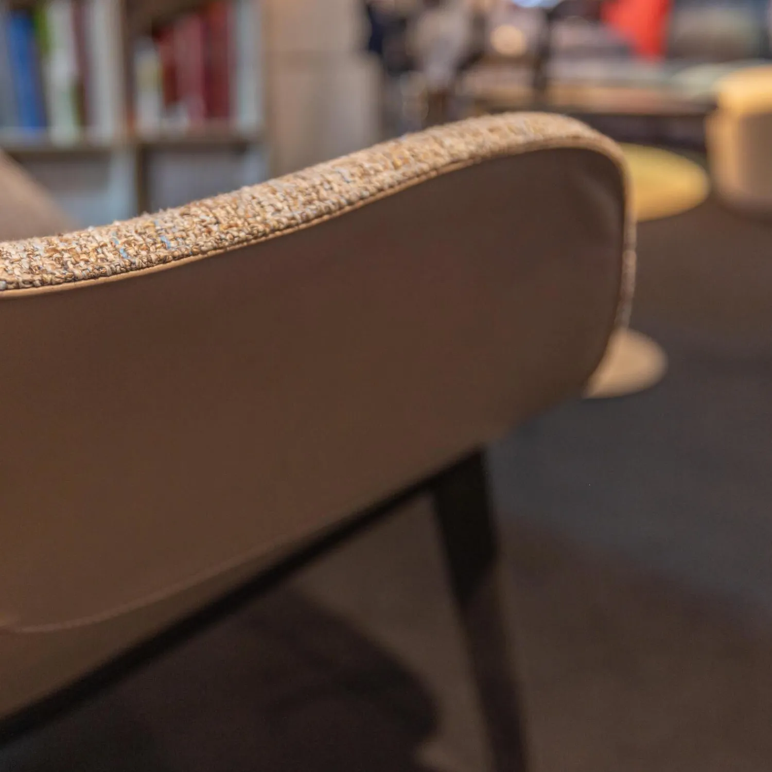 Walter Knoll Einzelstühle|Sessel Sheru Mit Armlehnen Bezug Innen Stof Sorel 7873 Grau Außen Leder Elen 1406 Taupe Grau 4 Bein Gestell Eiche Geflemmt
