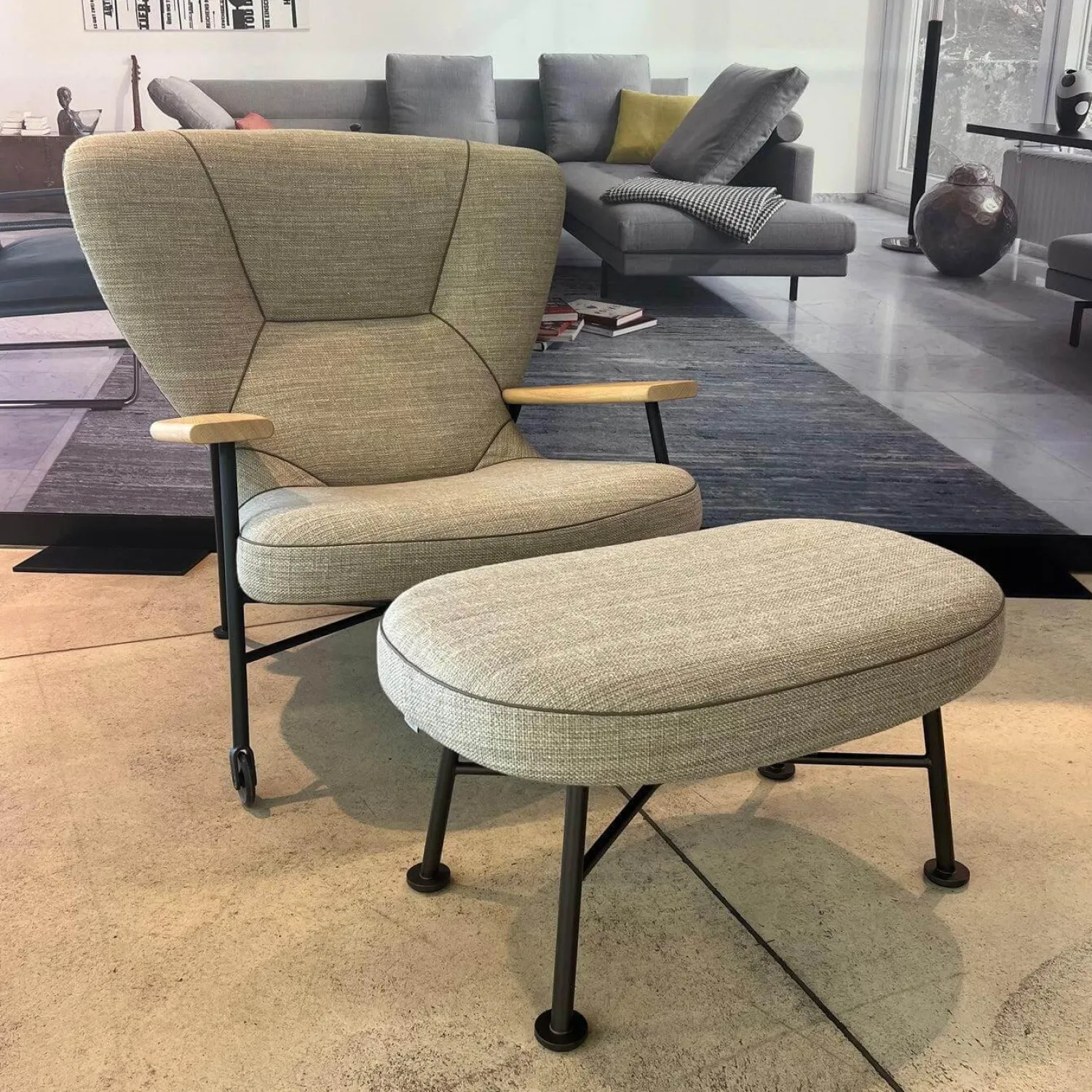 Walter Knoll Fernsehsessel|Loungesessel|Sessel Shinzo Stoff Lucia 7695 Nutmeg Grau Braun Rücken Leder Saddle Khaki Braun Gestell Bronze Pulverbeschichtet Mit Hocker