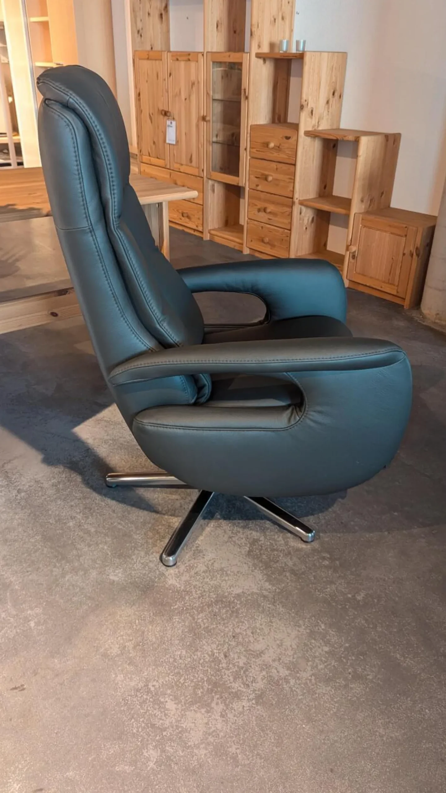 Hukla Relaxsessel|Sessel Smart Leder Credo Anthrazit Sternfuß Edelstahl