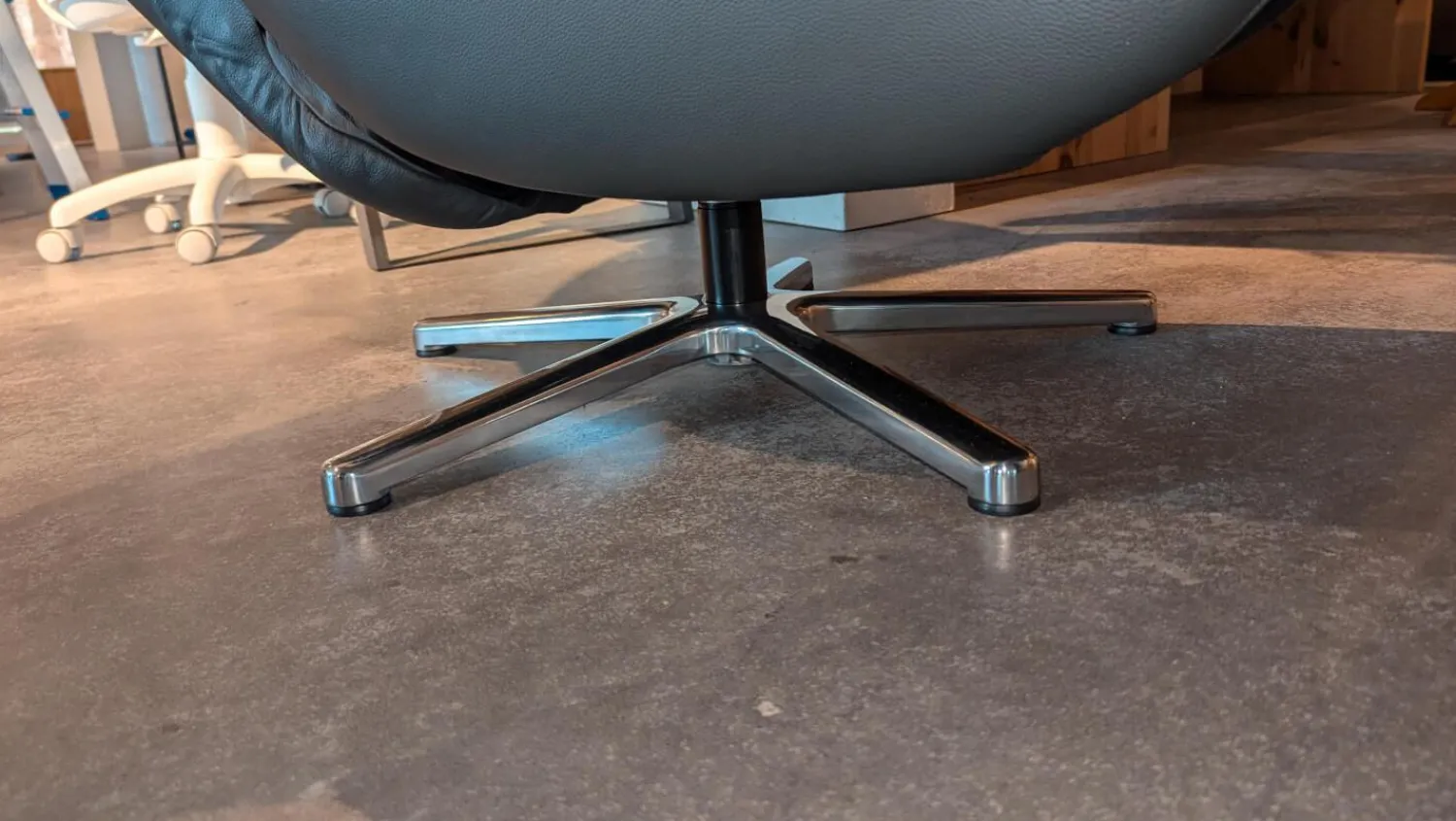 Hukla Relaxsessel|Sessel Smart Leder Credo Anthrazit Sternfuß Edelstahl