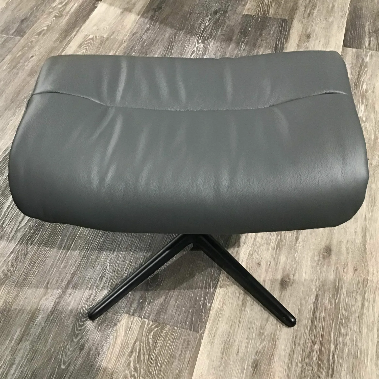 Stressless Relaxsessel|Sessel Sunrise Cross Leder Batick Grey Metall Schwarz mit Hocker