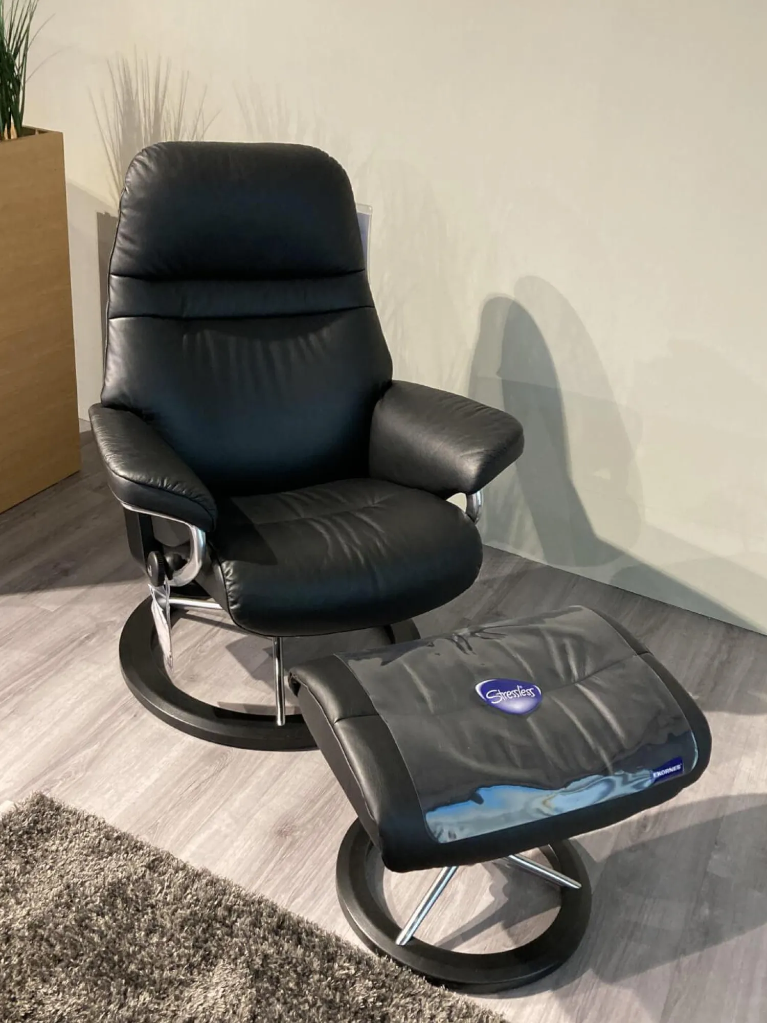 Stressless Relaxsessel|Sessel Sunrise S Leder Paloma Black Schwarz Gestell Signature 40 Alu Poliert Holzfarbe 05 Schwarz