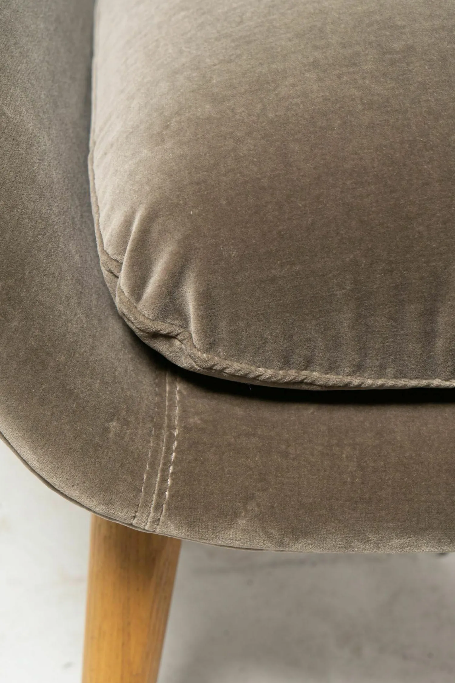 Fredericia Loungesessel|Sessel Swoon Stoff Harald 2 Schlammfarben 242 Cat. 2 Braun Gestell Eiche Lackiert