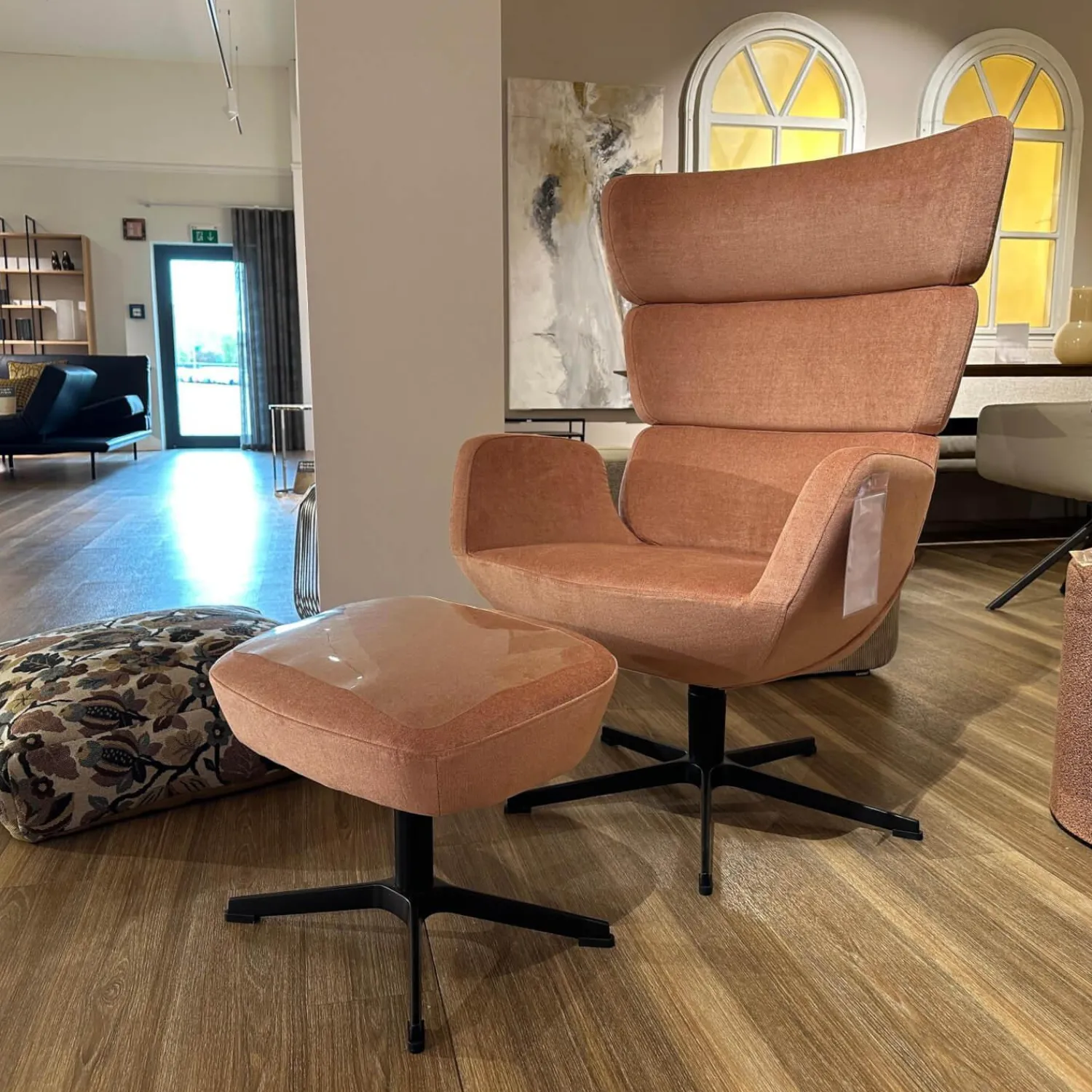 Conform Relaxsessel|Sessel Turtle Stoff Velvety 1456 32 Peach Rosa Drehgestell Schwarz Lackiert Mit Hocker Und Verstellbarer Lehne