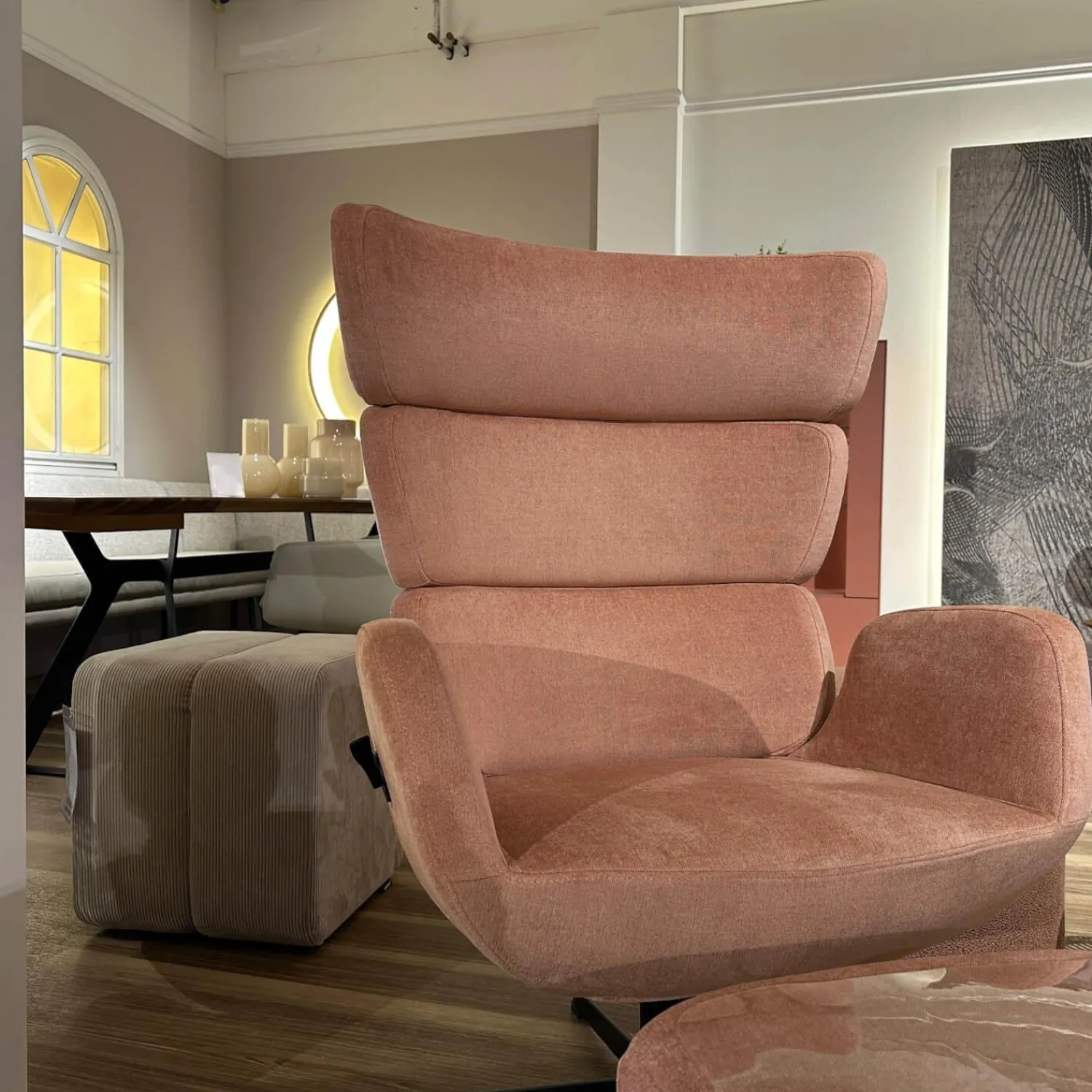 Conform Relaxsessel|Sessel Turtle Stoff Velvety 1456 32 Peach Rosa Drehgestell Schwarz Lackiert Mit Hocker Und Verstellbarer Lehne