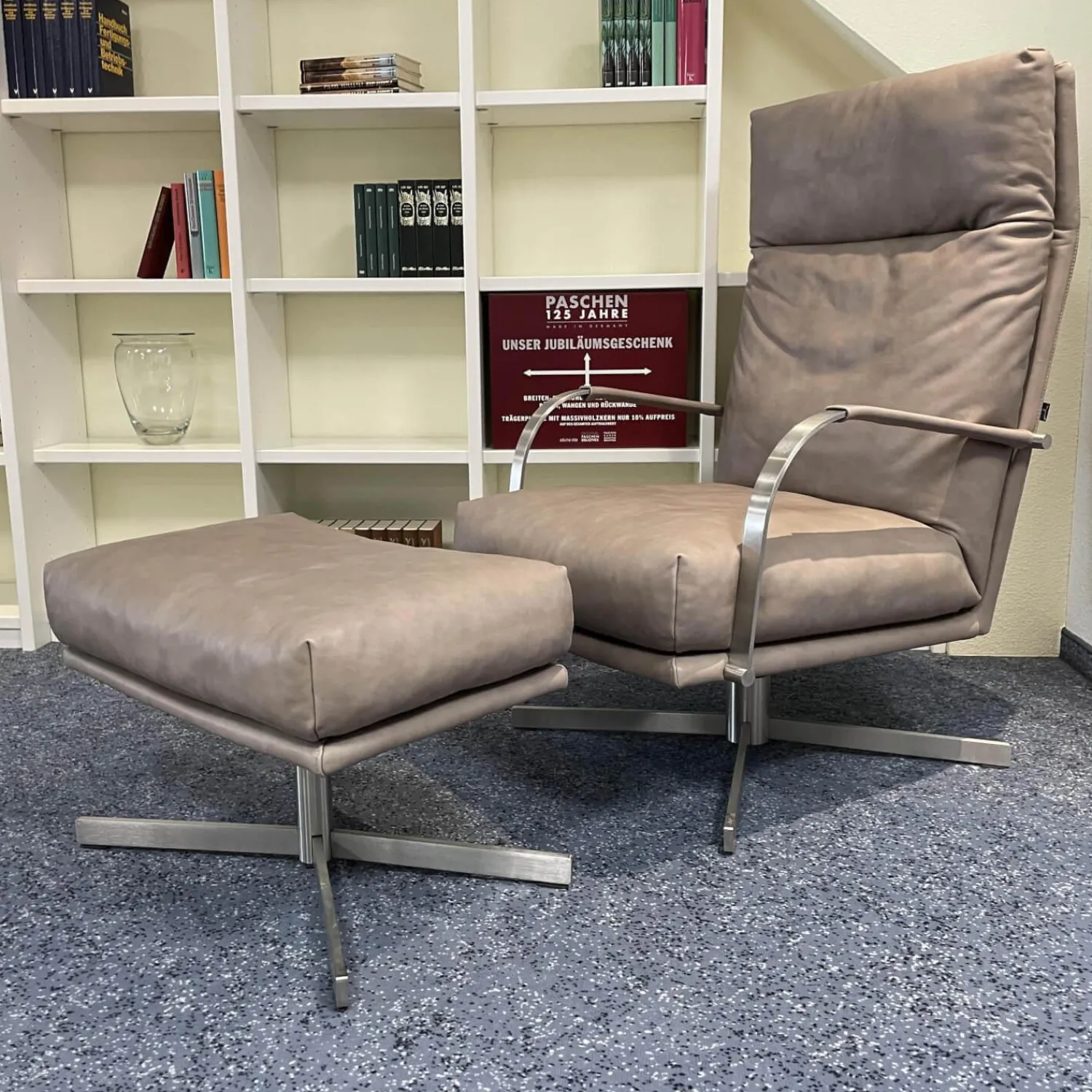 Signet Relaxsessel|Sessel Und Hocker Gin Bezug Leder Rancho Lava Mit Metallarmlehnen