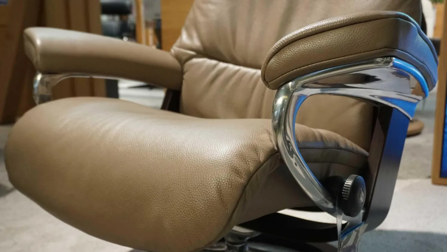 Stressless Relaxsessel|Sessel View M Leder Cori 91 Mole 09 Signature Gestell Wenge mit Hocker