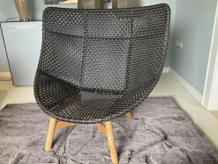 DEDON Loungemöbel|Sessel Wing Chair Mbrace Stoff A 462 Cool Sage Grau Fasergeflecht Arabica Schwarz Braun Füße Teakholz
