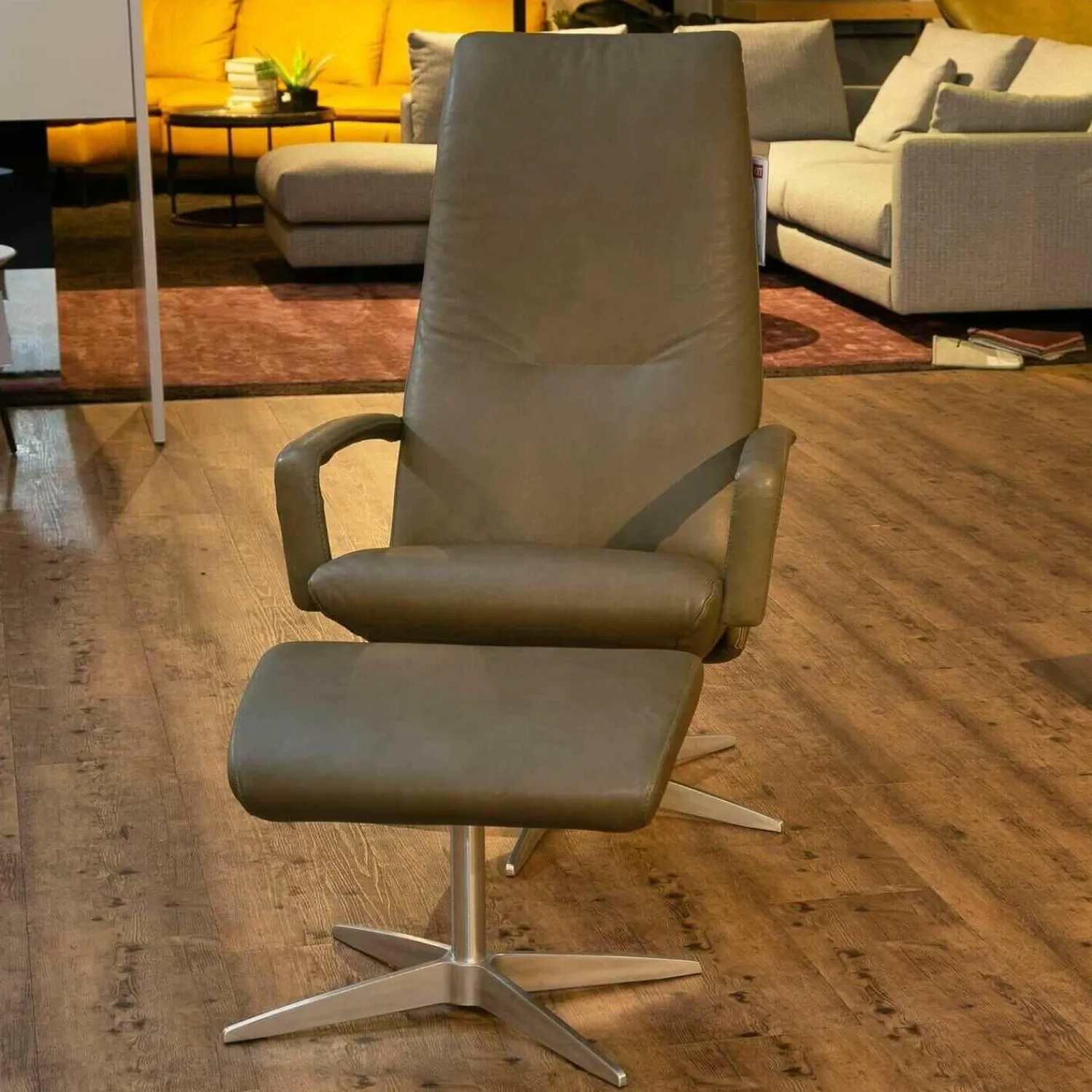 WK Wohnen Relaxsessel|Sessel WK 608 Tipo Mit Hocker Leder 40 Royal 400 Fuß Chrom Gebürstet