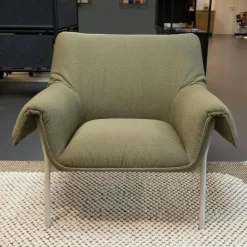 Muuto Loungesessel|Sessel Wrap Lounge Chair Stoff Grün Gestell Stahl Pulverbeschichtet Grau