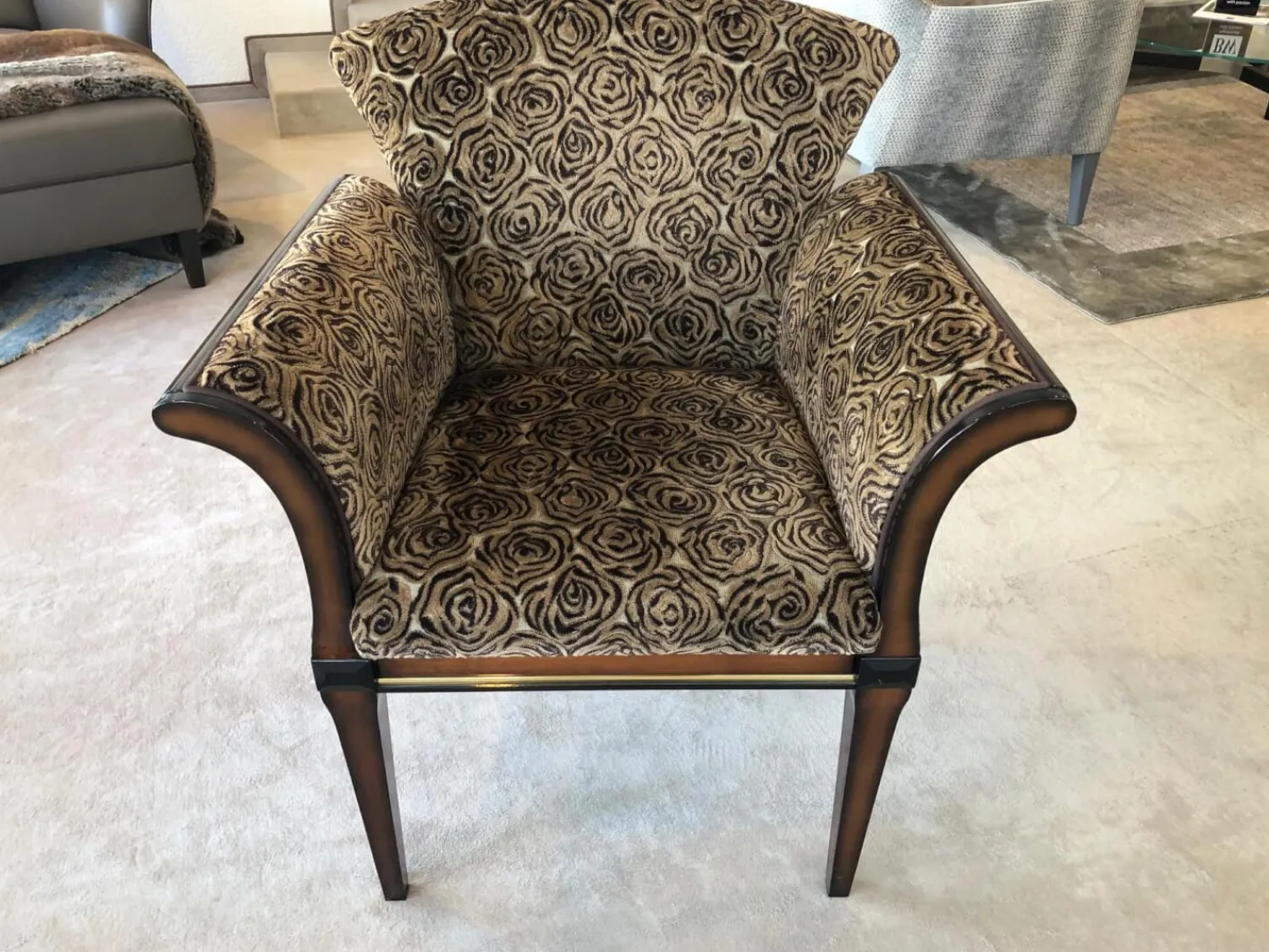 Finkeldei Relaxsessel|Sichtholzsessel Vera Stoff Montagna 3344 Braun Graubeige Gestell Sichtholz Dunkelbraun