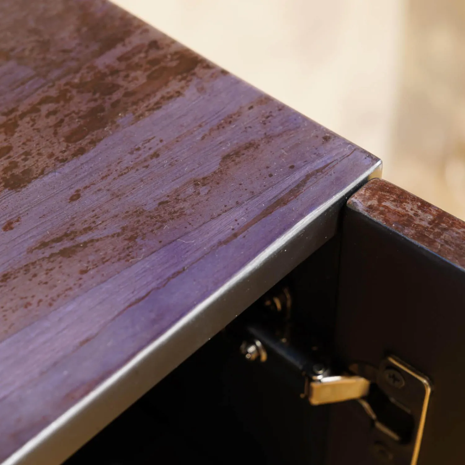 Lambert Kommoden & Sideboards|Sideboard Barney Außen Bananenblatt Grau Gefärbt Innen Lack Schwarz Metallgestell Pulverbeschichtet Schwarz