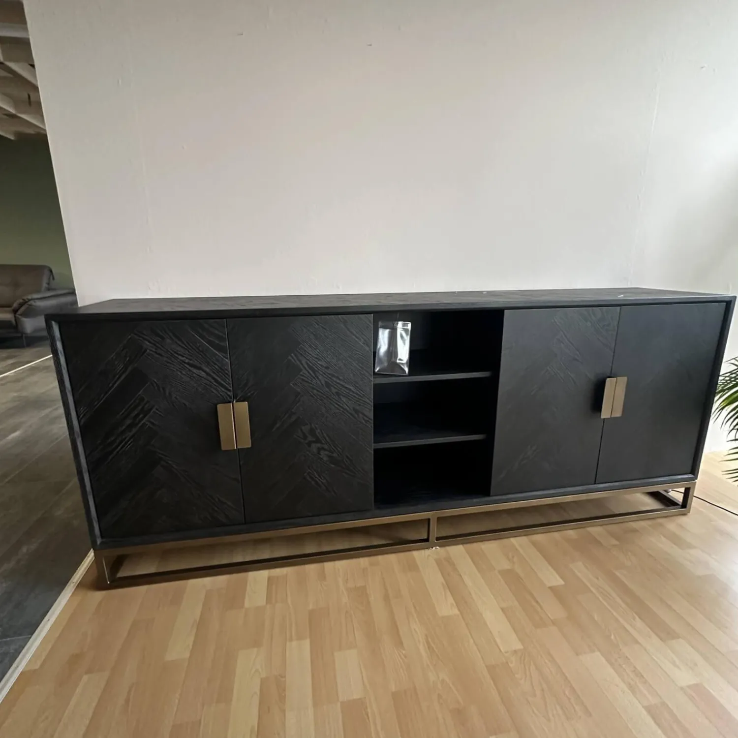 Richmond Kommoden & Sideboards|Sideboard Blackbone Korpus Eichenfurnier Schwarz Rustikal Gestell Und Griffe Messing