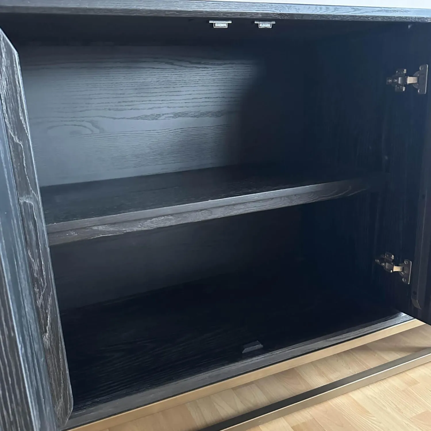 Richmond Kommoden & Sideboards|Sideboard Blackbone Korpus Eichenfurnier Schwarz Rustikal Gestell Und Griffe Messing