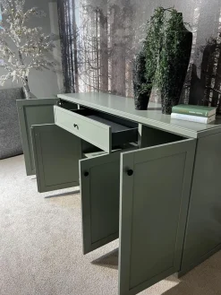 IRO Kommoden & Sideboards|Sideboard Caseda Lack Schilfgrün Griffe Schwarz Matt