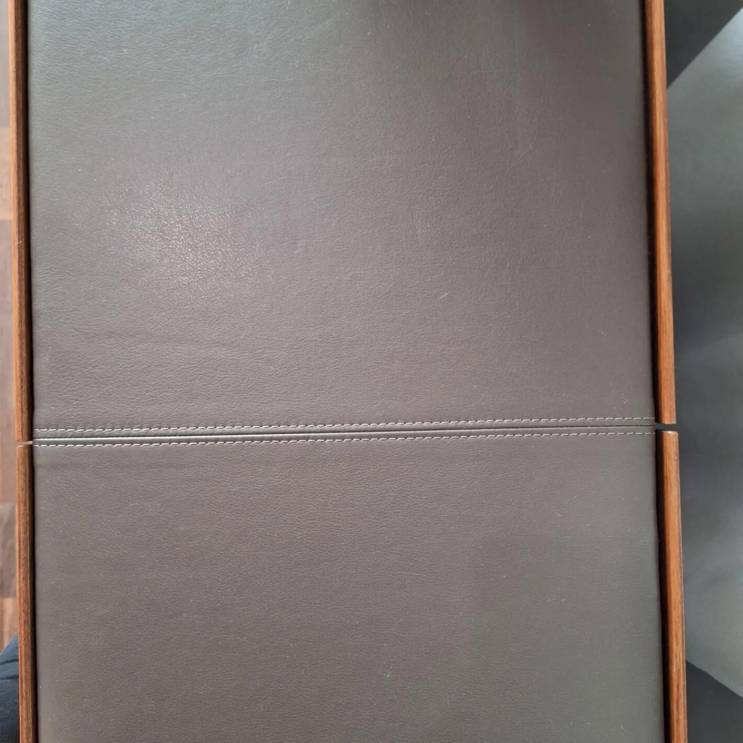 Interlübke Kommoden & Sideboards|Sideboard Cube Nussbaum Canela Geölt Lederauflage Dunkelbraun Sockel Grau