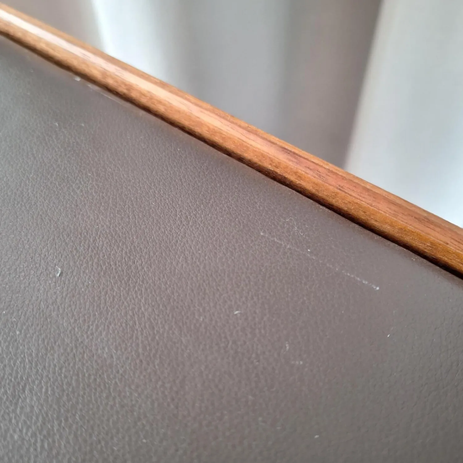 Interlübke Kommoden & Sideboards|Sideboard Cube Nussbaum Canela Geölt Lederauflage Dunkelbraun Sockel Grau