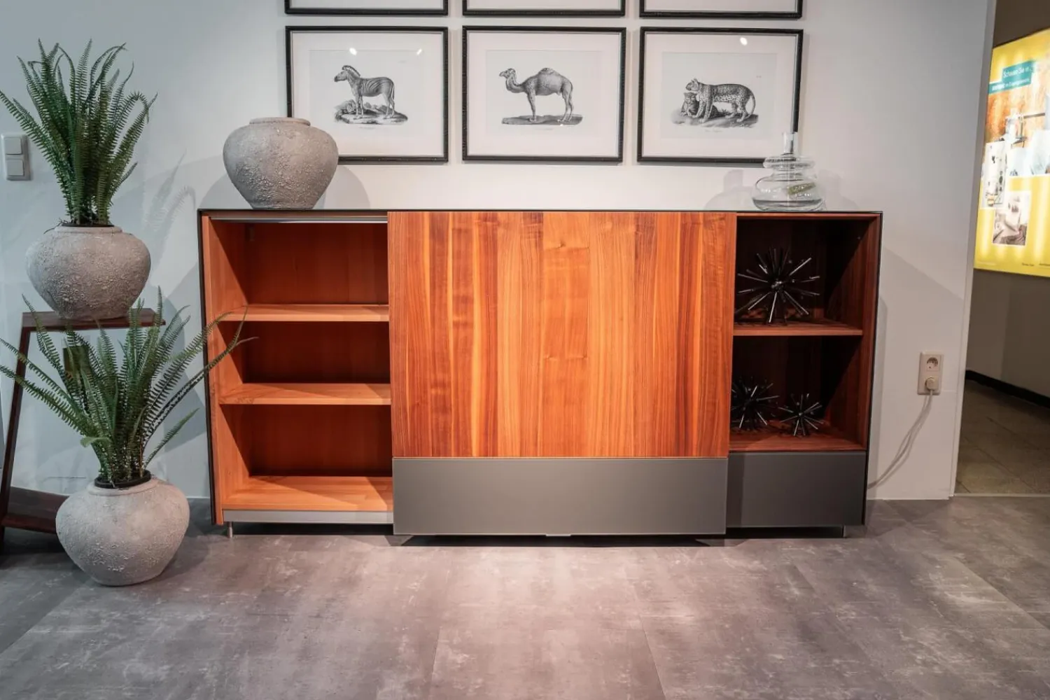 Team 7 Kommoden & Sideboards|Sideboard Cubus Pure Nussbaum Natur Geölt Innen Buche Farbglas Graphitgrau Matt