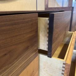 Scholtissek Kommoden & Sideboards|Sideboard Farn Astiger Nussbaum Natur Geölt Innen Birke Mit Einlage Rundum Eibe