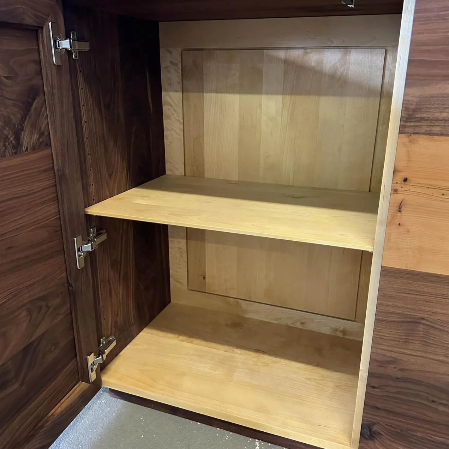 Scholtissek Kommoden & Sideboards|Sideboard Farn Astiger Nussbaum Natur Geölt Innen Birke Mit Einlage Rundum Eibe