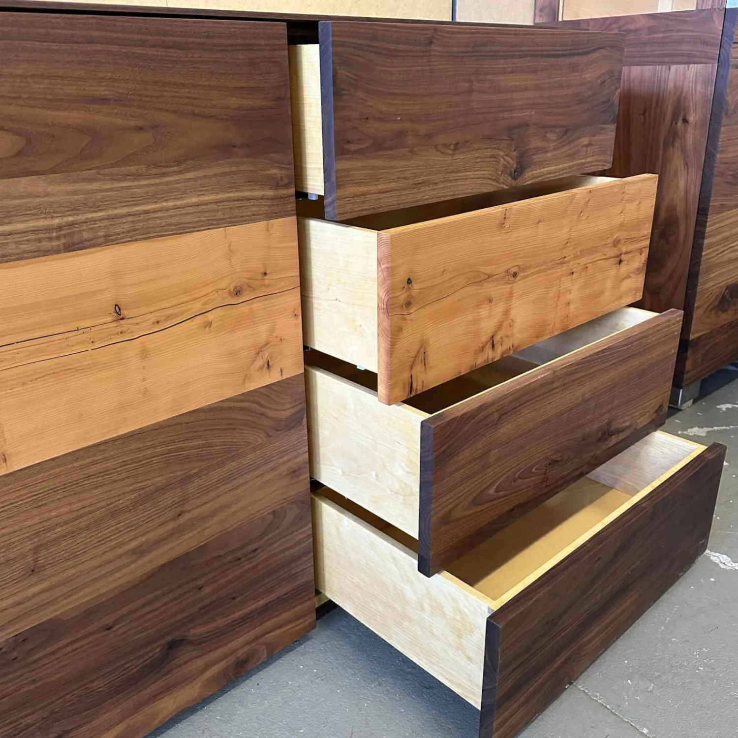 Scholtissek Kommoden & Sideboards|Sideboard Farn Astiger Nussbaum Natur Geölt Innen Birke Mit Einlage Rundum Eibe