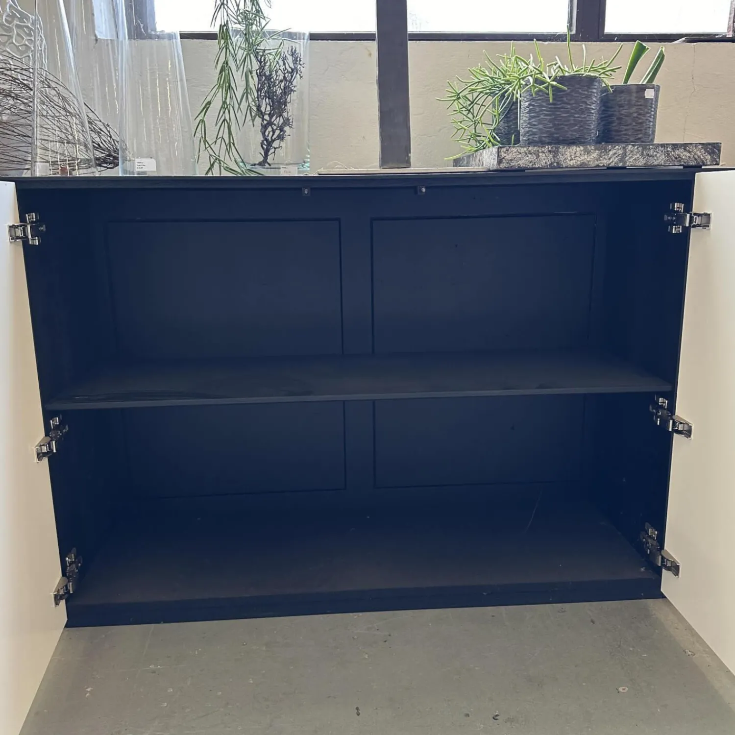 Scholtissek Kommoden & Sideboards|Sideboard Farn Front Glas 9010 Weiss Matt Außen Und Innern Schwarz Matt