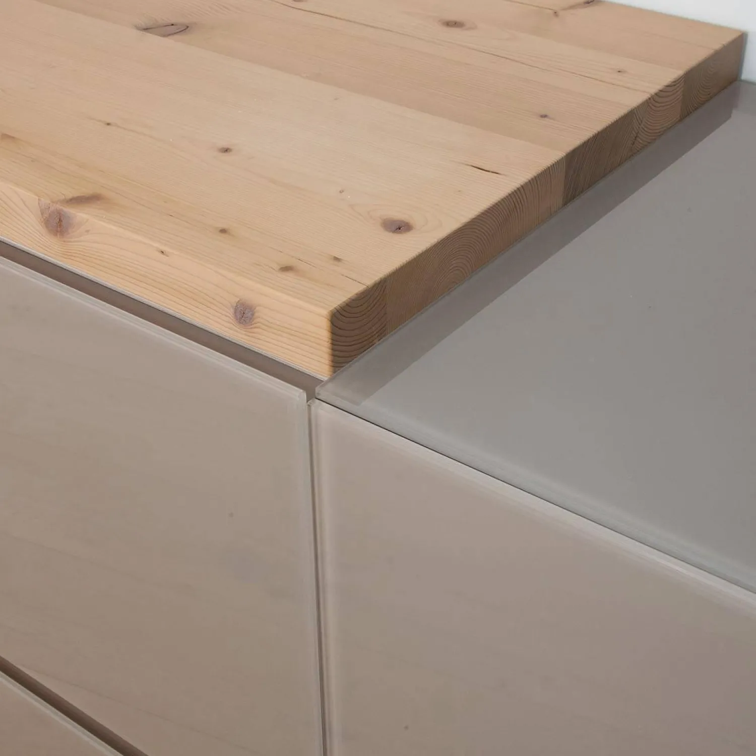 Forcher Kommoden & Sideboards|Sideboard Fineline Fichte Altholz Bianco Glas Farbe 408 Terra