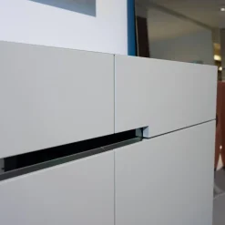 Christine Kröncke Kommoden & Sideboards|Sideboard GAP 23LI Lack Pearl Matt Sockel Spiegelschichtstoff Chrom Glänzen mit Spiegel