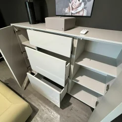 JOOP! Kommoden & Sideboards|Sideboard Gloss Curves Lack Kristallgrau Grau Füße Metall Schwarz Mit LED Beleuchtung