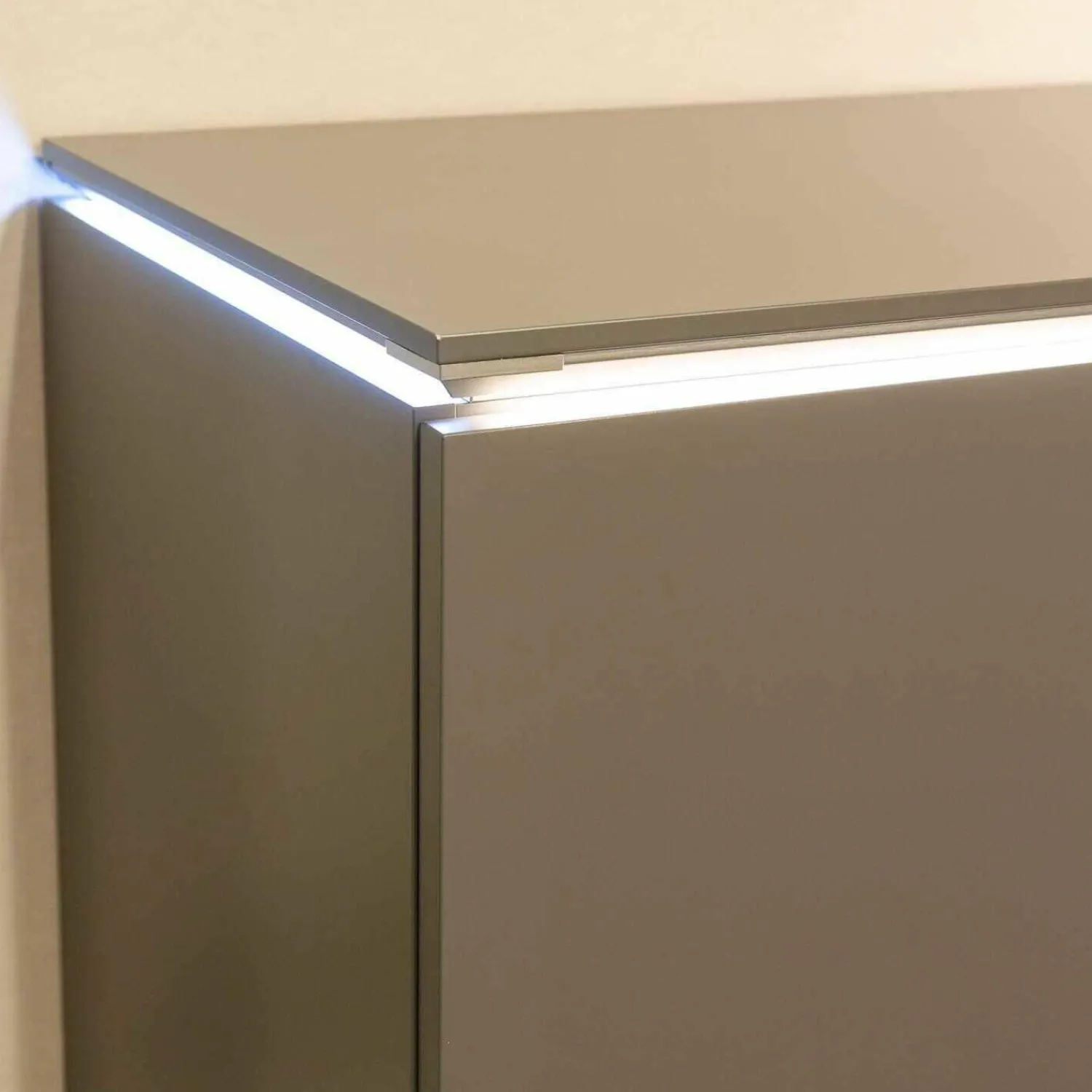 IRO Kommoden & Sideboards|Sideboard GM Merano Lack Eisblau Inklusive LED Beleuchtung