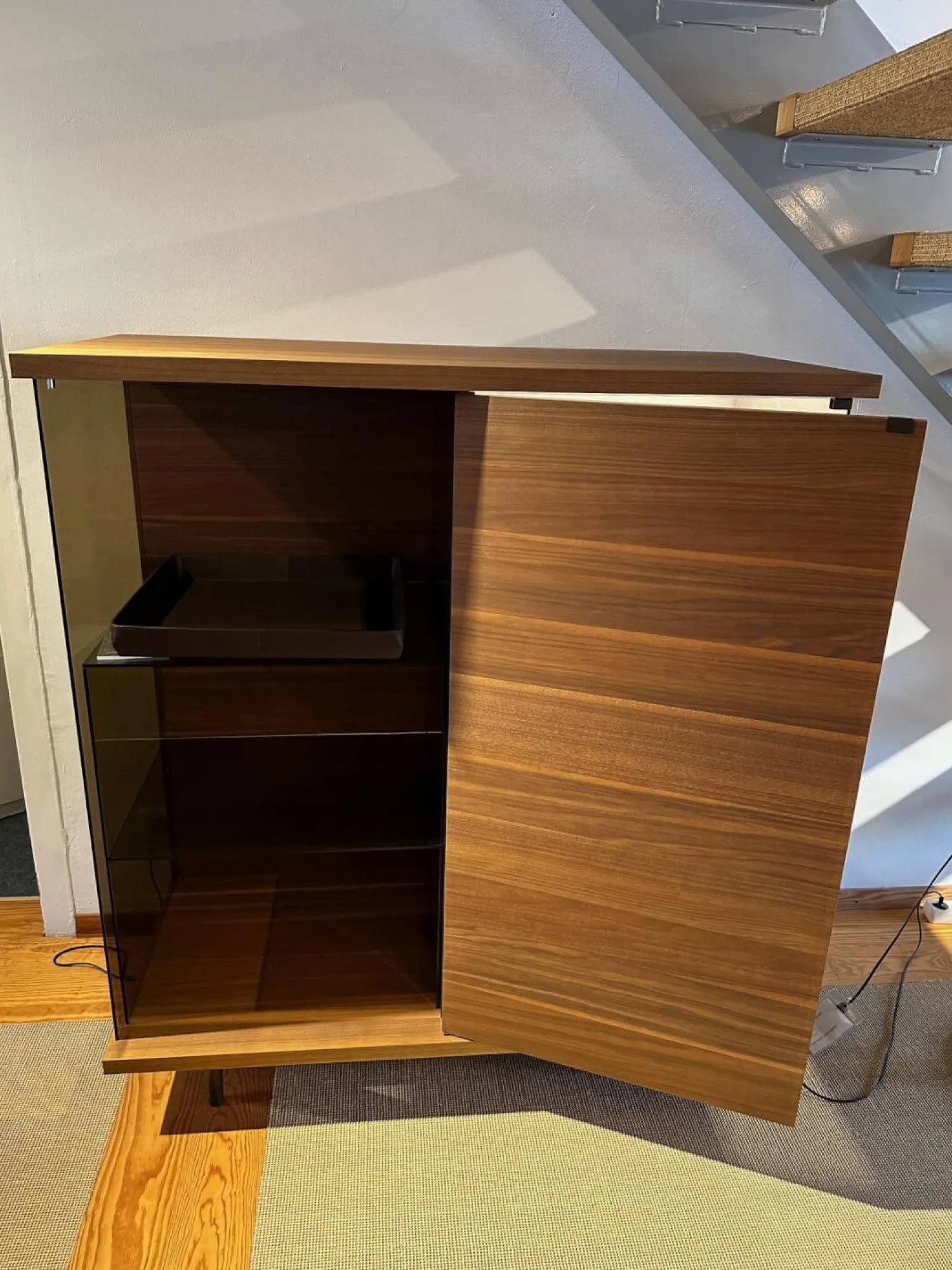 Walter Knoll Kommoden & Sideboards|Sideboard Highboard The Farns Nussbaum Tür Rechts Glas mit Lichtpaket