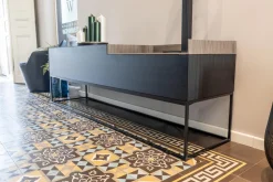 MDF Italia Kommoden & Sideboards|Sideboard Inmotion Front Massivholz Esche Schwarz Lackiert Abdeckplatte Holz Natur Grau
