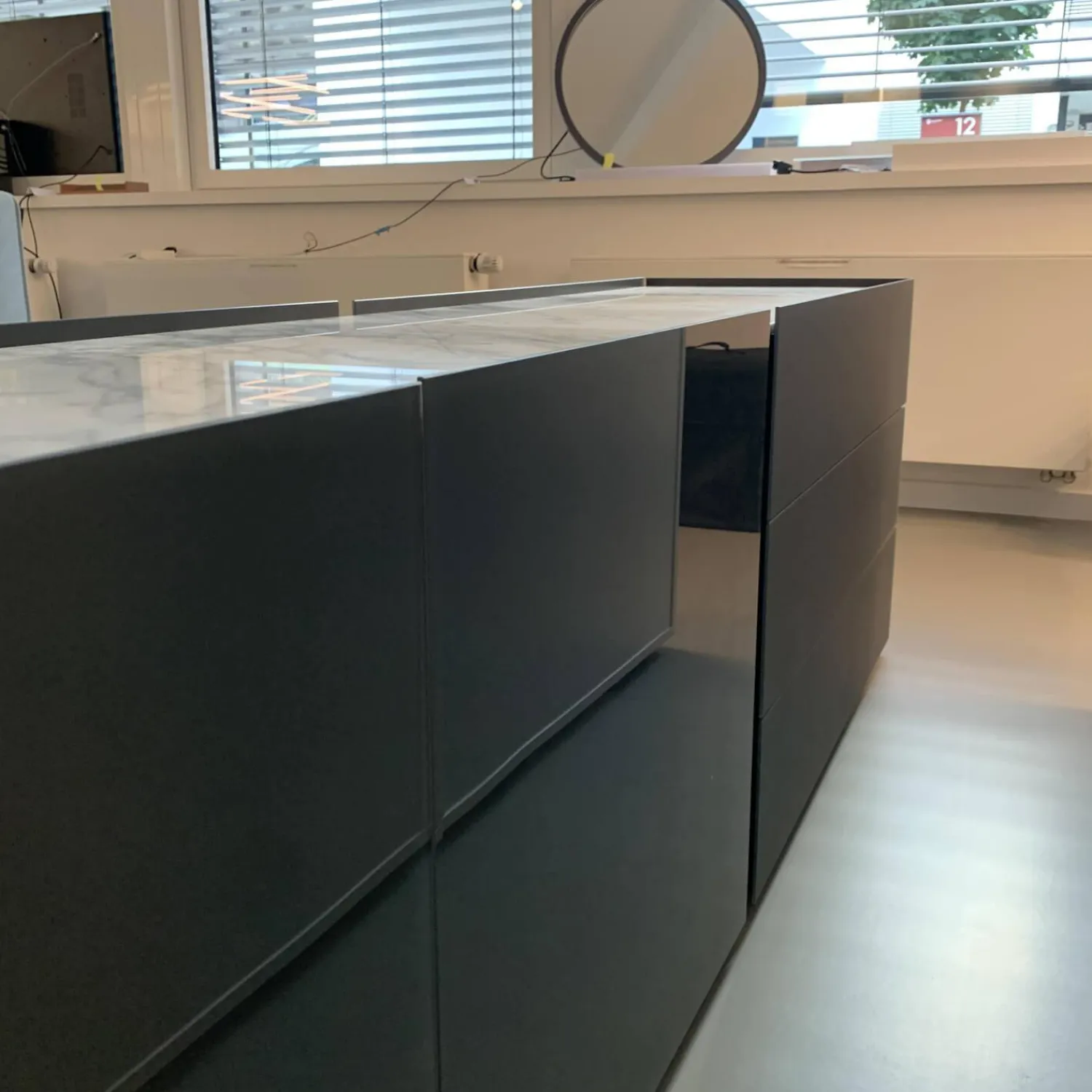 Interlübke Kommoden & Sideboards|Sideboard Jorel Glas Anthrazit Abdeckplatte Marmor Arabescato