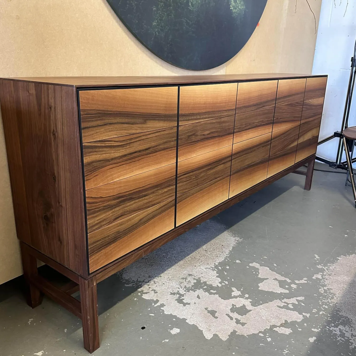 Scholtissek Kommoden & Sideboards|Sideboard Linum Astiger Nussbaum Natur Geölt Front Europäischer Nussbaum Innen Birke
