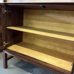 Scholtissek Kommoden & Sideboards|Sideboard Linum Astiger Nussbaum Natur Geölt Front Europäischer Nussbaum Innen Birke