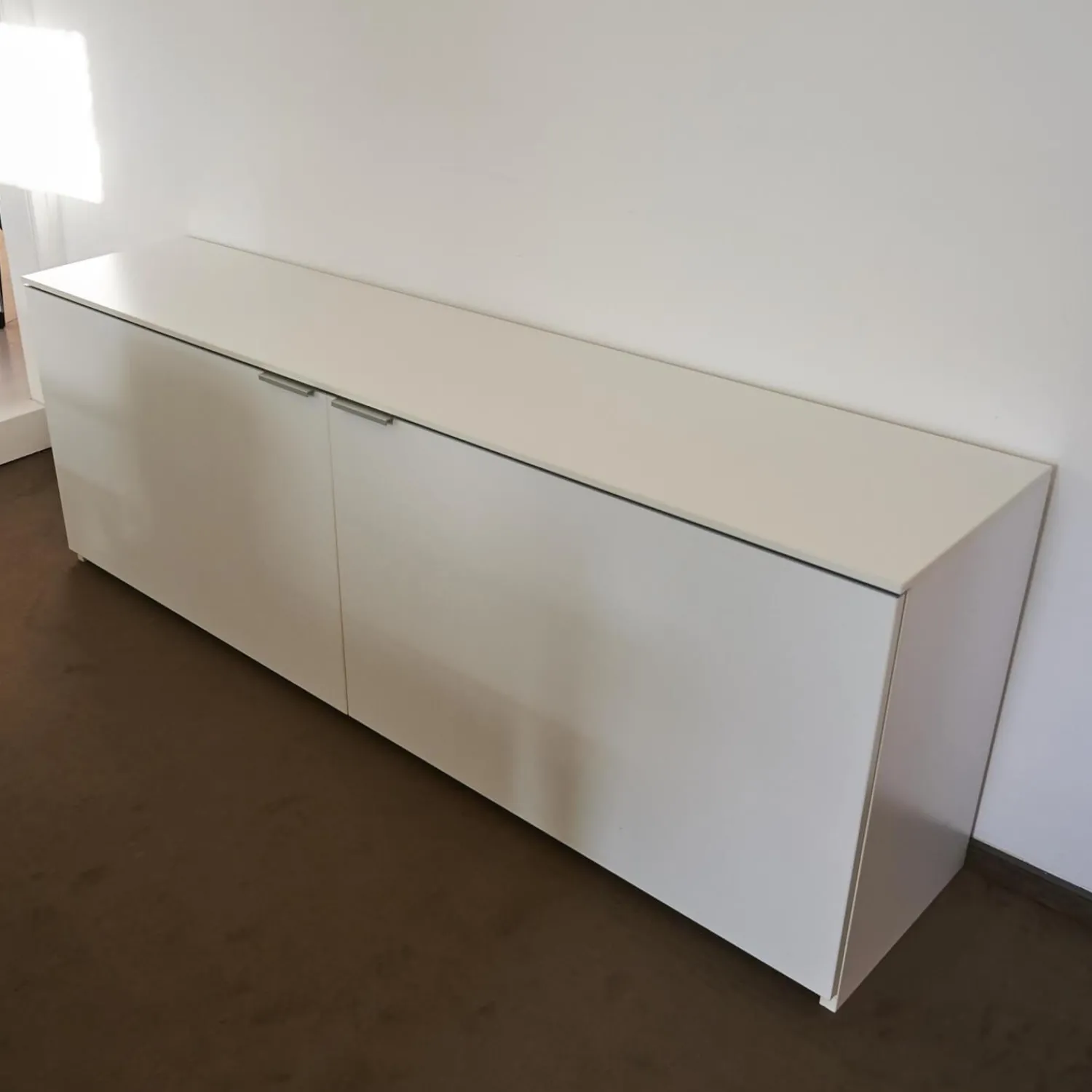 Vario Kommoden & Sideboards|Sideboard M9 Lack Premium Weiß Griff Aluminium Eloxiert Inklusive Einrichtungsset