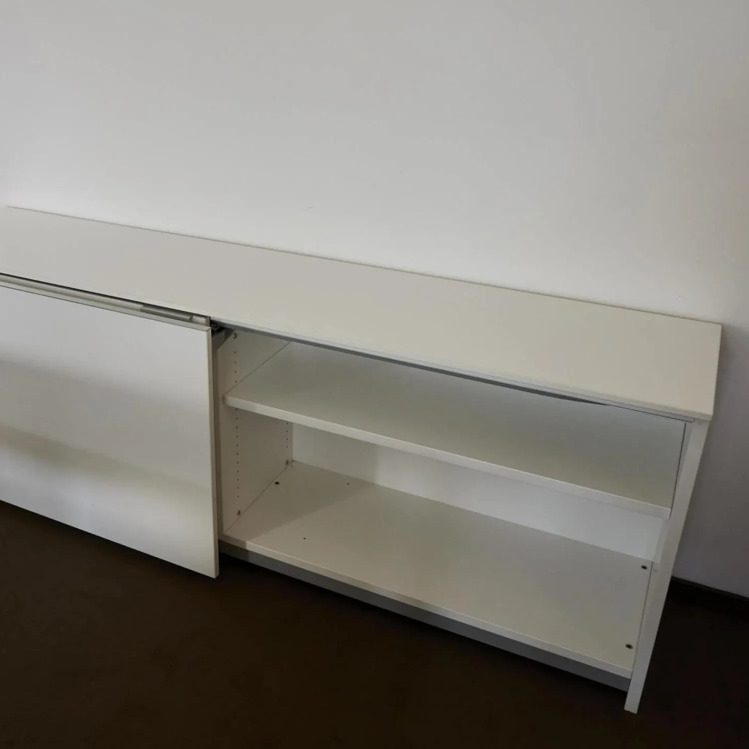 Vario Kommoden & Sideboards|Sideboard M9 Lack Premium Weiß Griff Aluminium Eloxiert Inklusive Einrichtungsset