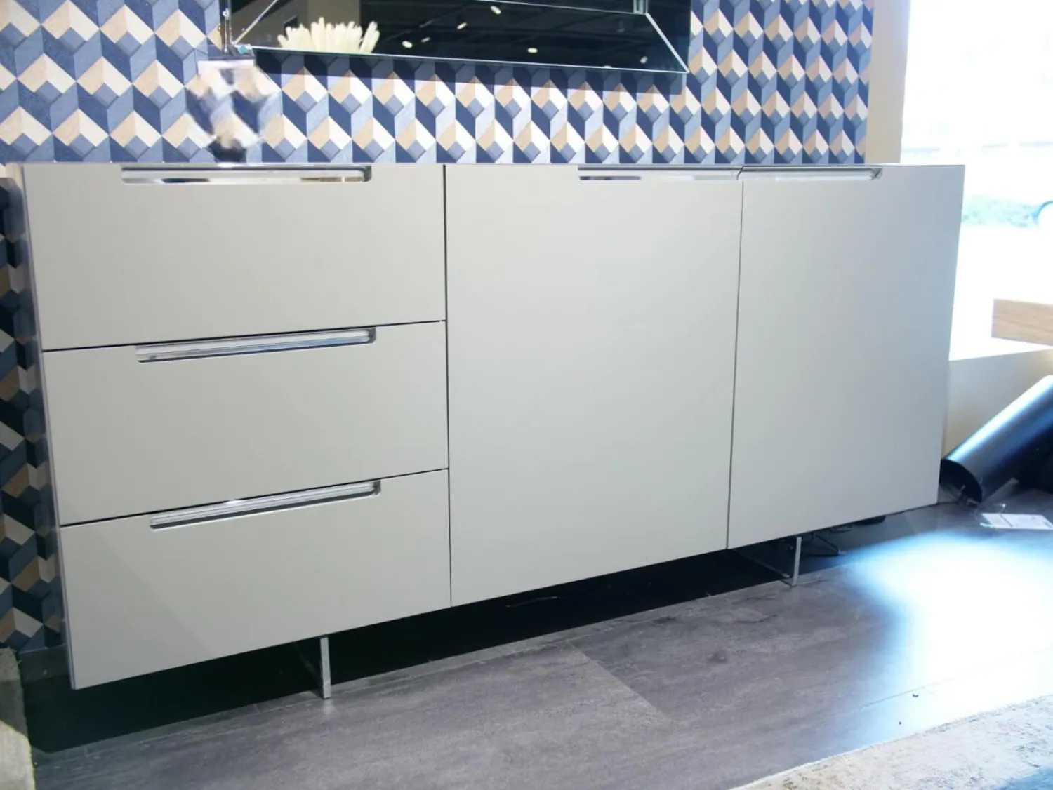 Interlübke Kommoden & Sideboards|Sideboard Mell Lack Matt Flintgrau Platte Esche Achat Untergestell Verchromt