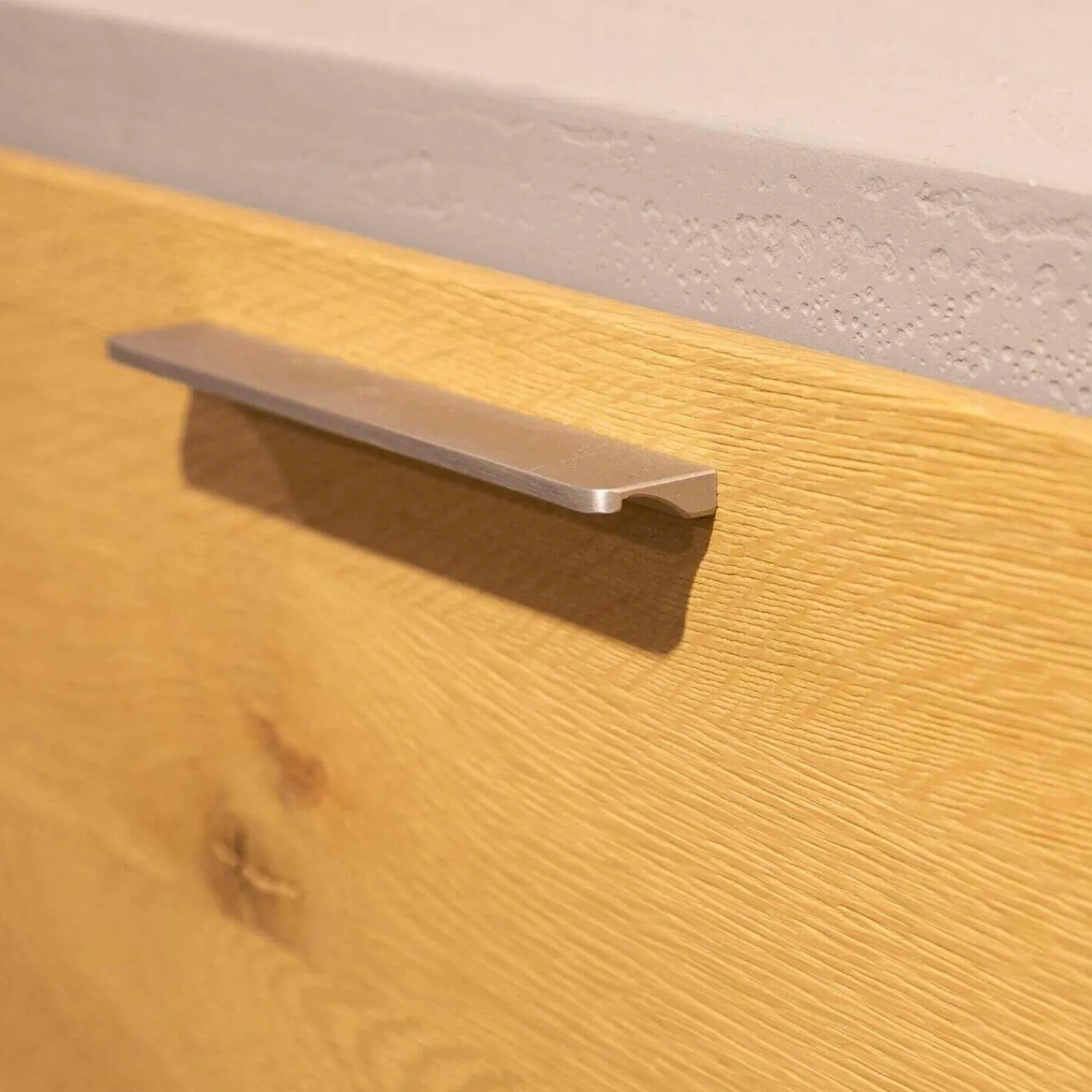 Hartmann Kommoden & Sideboards|Sideboard MR Tomeo Kerneiche Natur Massiv Griffe Aluminium