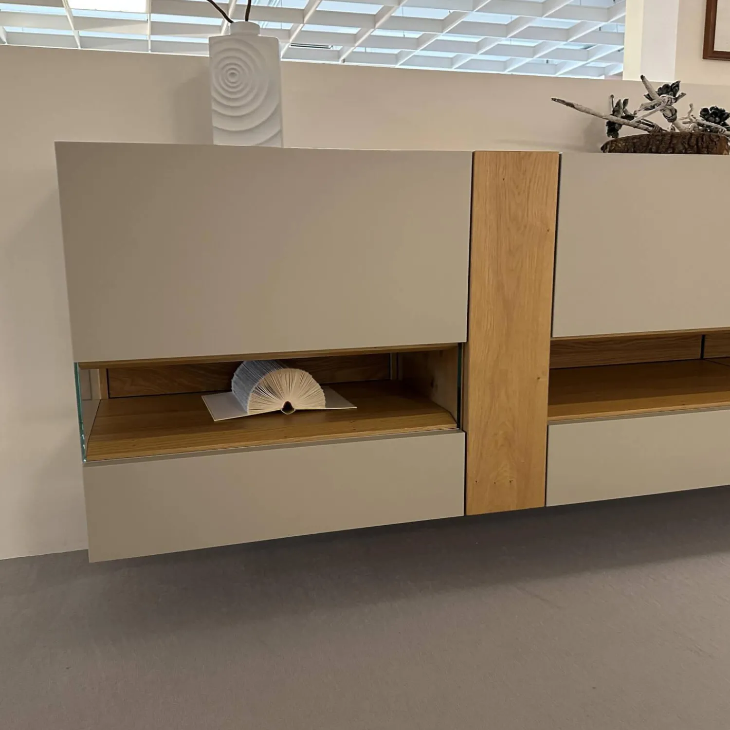 Hülsta Kommoden & Sideboards|Sideboard Neo Lack Seidengrau Akzent Natureiche Mit Offenem Glasfach