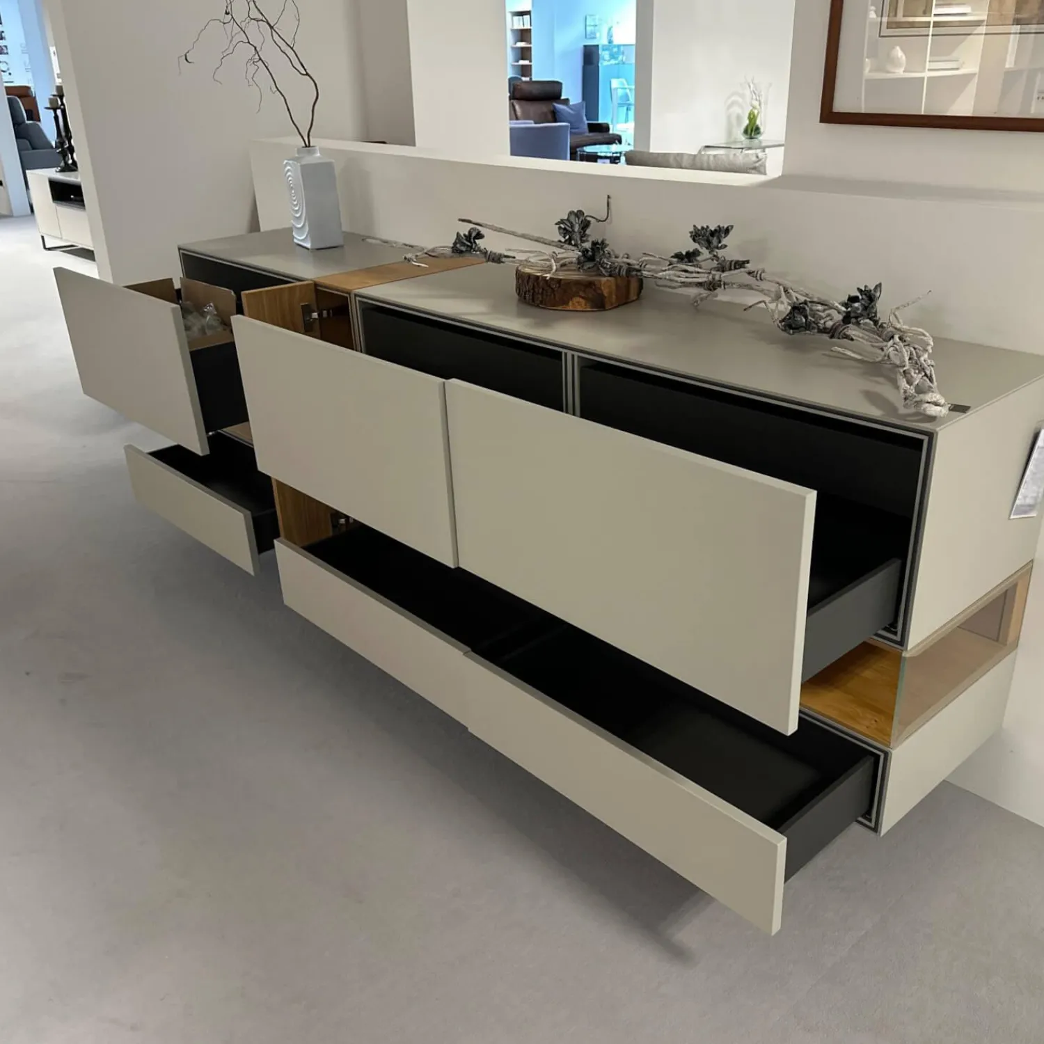 Hülsta Kommoden & Sideboards|Sideboard Neo Lack Seidengrau Akzent Natureiche Mit Offenem Glasfach
