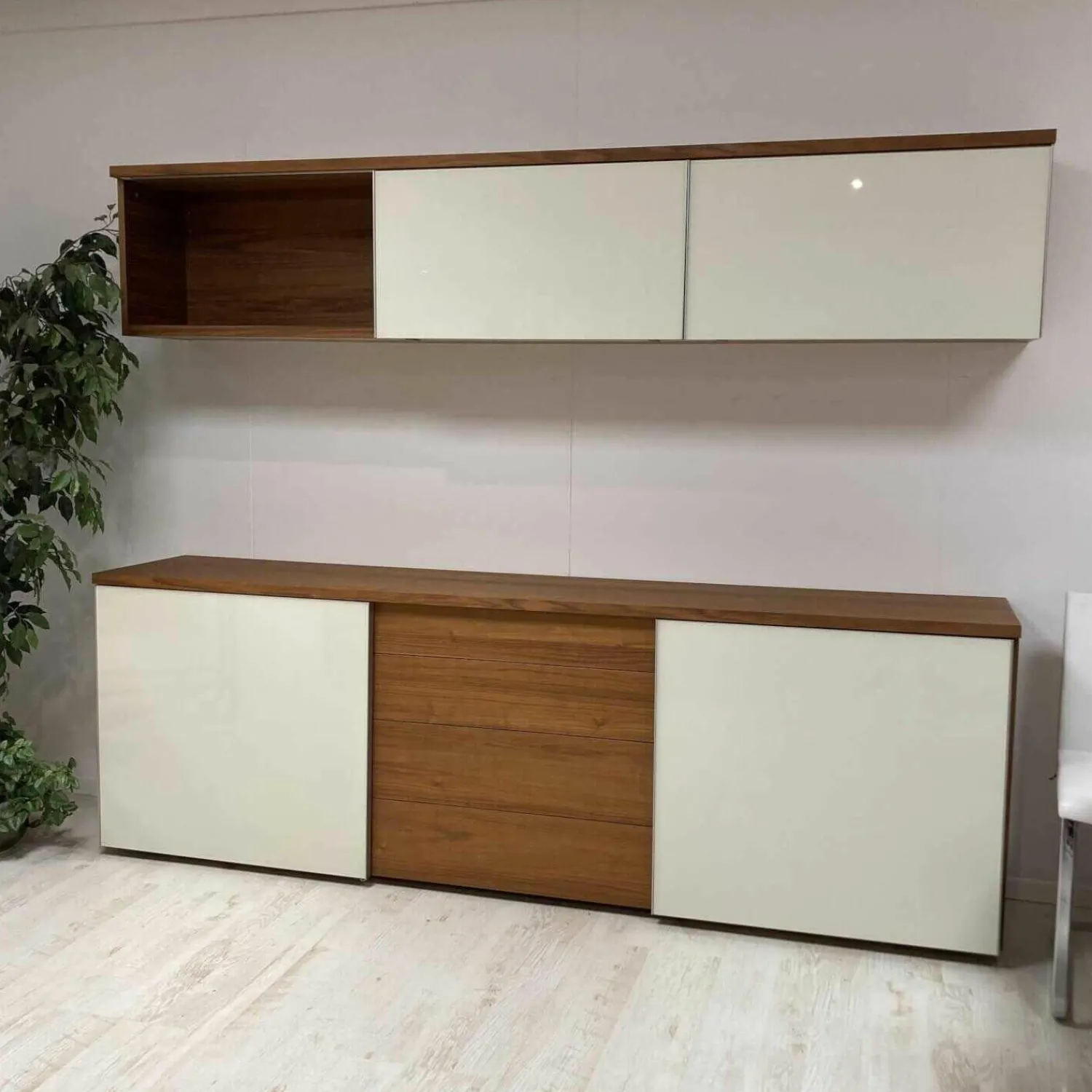 Ruoss Kommoden & Sideboards|Sideboard Nussbaum Glas Weiß Lackiert 9010 mit Hängeelement Claron