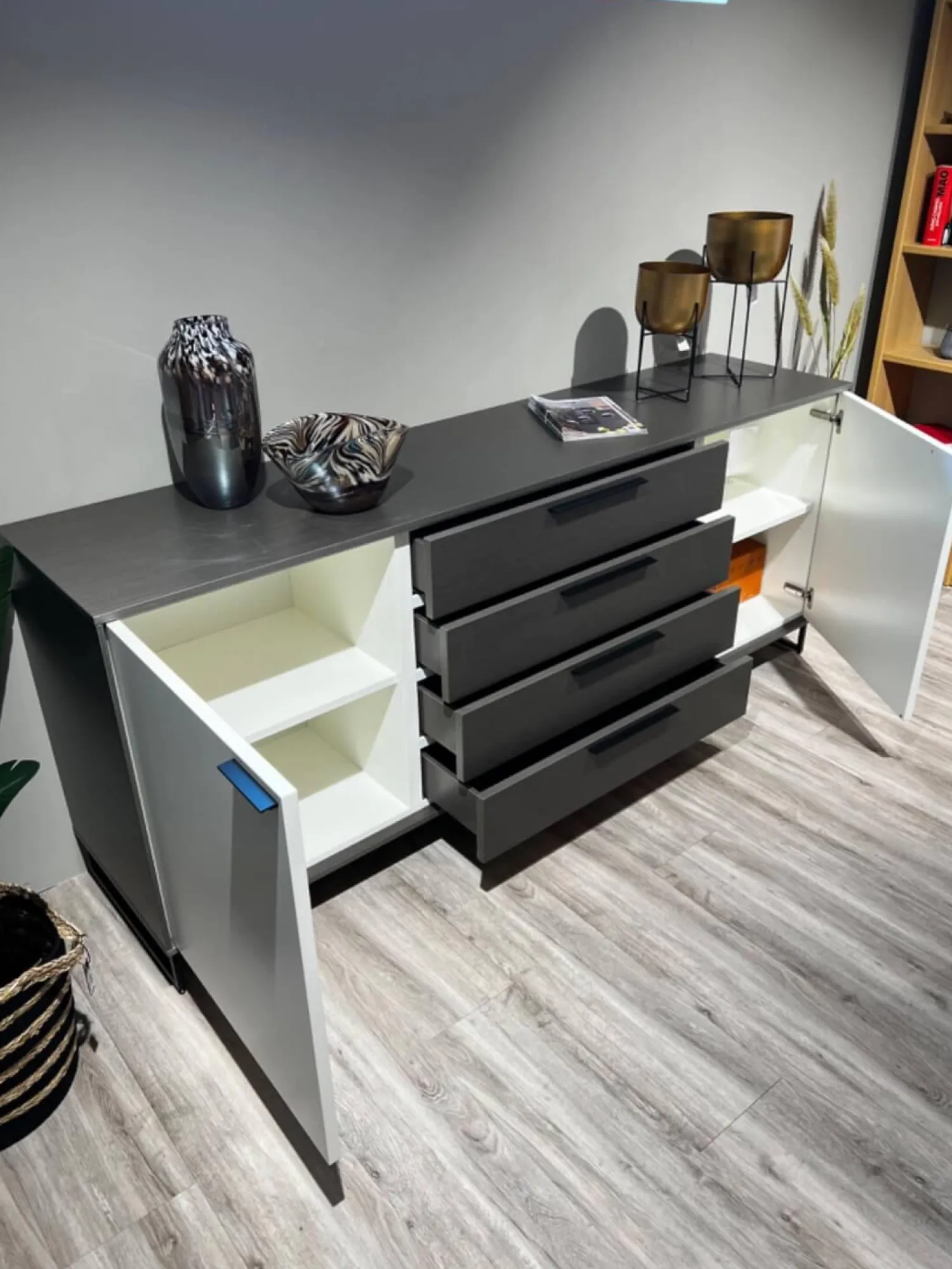 Musterring Kommoden & Sideboards|Sideboard 2R Kara Frame Lack Weiß Und Mantelseiten Feinschliff Grigio Schwarz