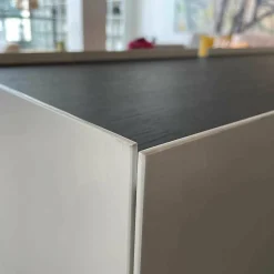 Interlübke Kommoden & Sideboards|Sideboard Raumteiler Jorel Lack Kristallweiß Abdeckplatte Eiche Dunkel