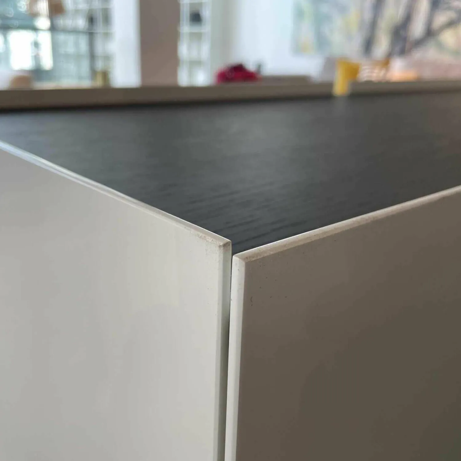 Interlübke Kommoden & Sideboards|Sideboard Raumteiler Jorel Lack Kristallweiß Abdeckplatte Eiche Dunkel