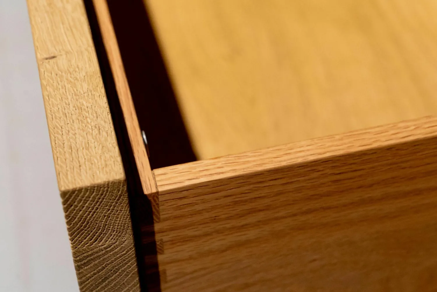 Riva Kommoden & Sideboards|Sideboard Rialto Fly Metal Fronten Eiche Vintage B3 Korpus und Wangen Eisen Titan Effekt